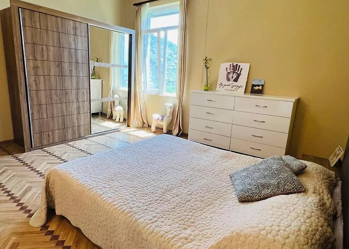 8 Mountains Near Chakvi Kır Evi